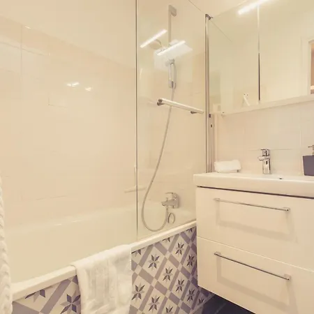 La Maison De La Liberte Jules Verne * Poitiers