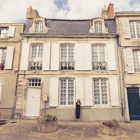 La Maison De La Liberte Jules Verne * Poitiers