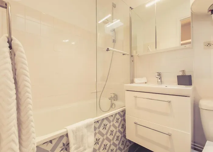 La Maison De La Liberte Jules Verne * Poitiers