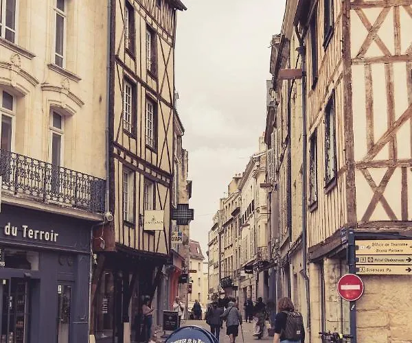 La Maison De La Liberte Jules Verne